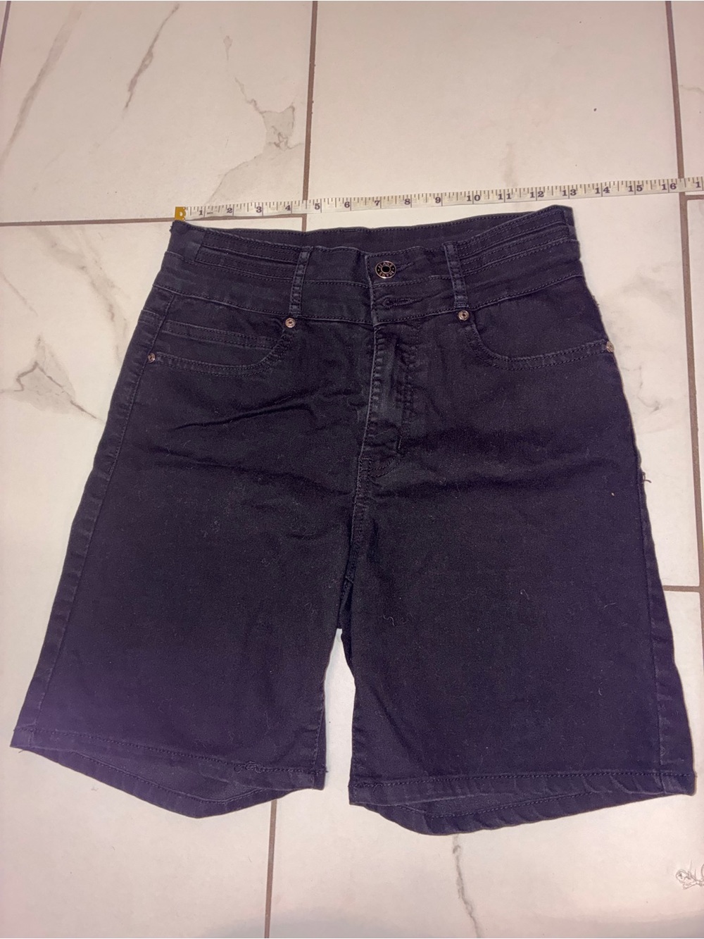 High waisted fitted shorts size 9